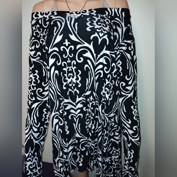 Dresses & Skirts - Black and White Off-Shoulder Dress